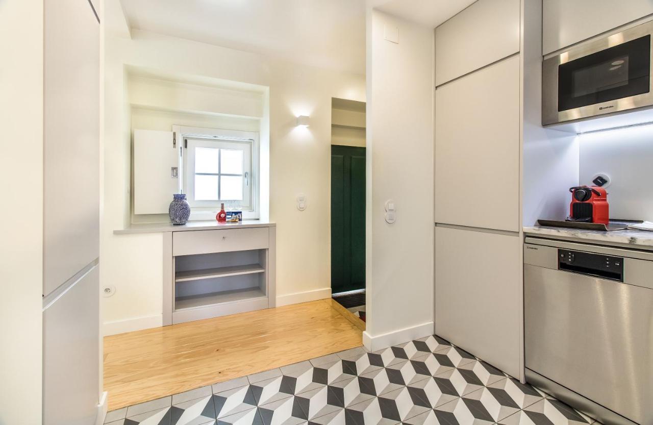 Design Apartment In Typical Alfama Lisbon Luaran gambar